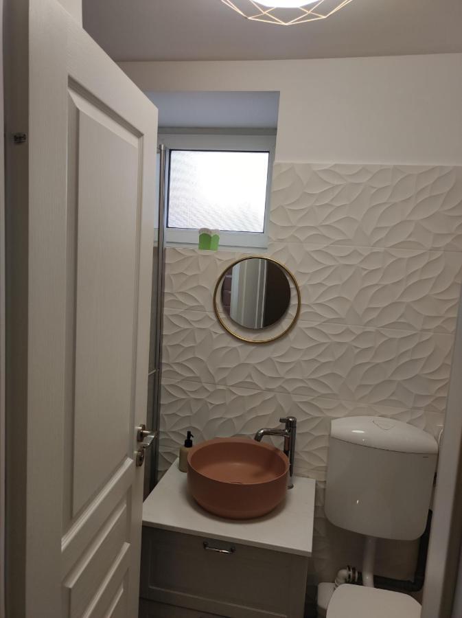 Scandinavian Home In Bucharest City Center Ngoại thất bức ảnh